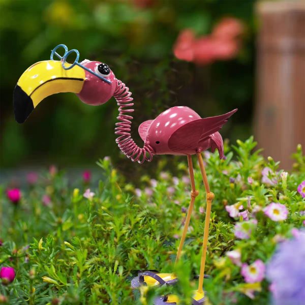 1pc Flamingo Metal Statue Garden Yard Art, Freestanding Quirky Bird Sculpture, Playful Beach-Themed Lawn Ornament, Electricity-Free Decorative Accessory for All Occasions - Image 4