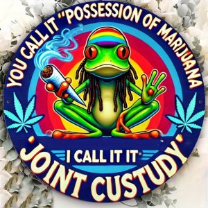 1pc Humorous Marijuana Frog Metal Tin Sign - Psychedelic Hippie Style 8x8 Inch Aluminum Wall Art with Vibrant Colors, Leaf Design & "Joint Custody" Pun - Retro Decor for Bedroom, Porch, Club - Gift for Hippie Culture Fans, Hippie Room Decor, Bold Color Finish, 2D Flat